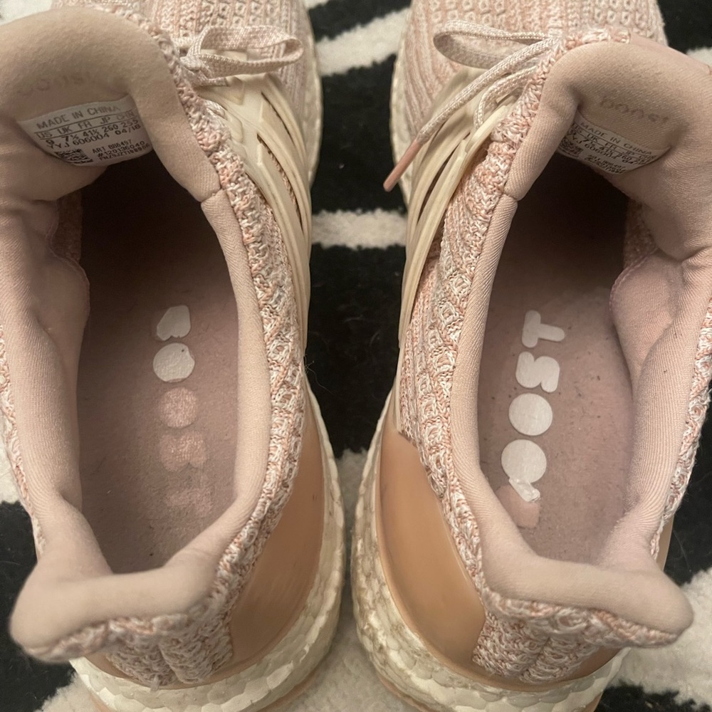 Womens Adidas Ultraboosts! - Picture 4 of 6